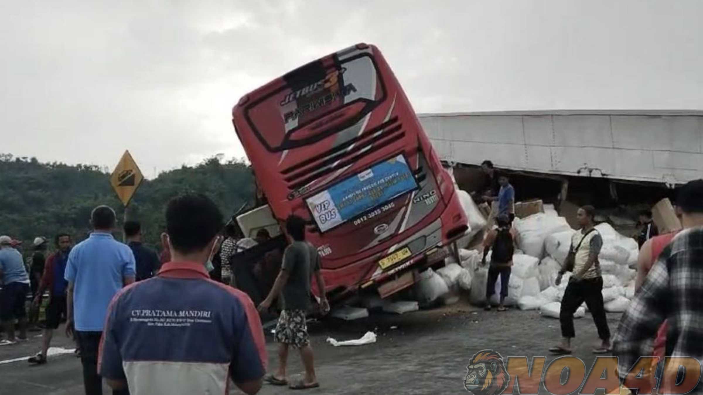 Kecelakaan Bus Rombongan SMP Bogor di Tol Pandaan-Malang